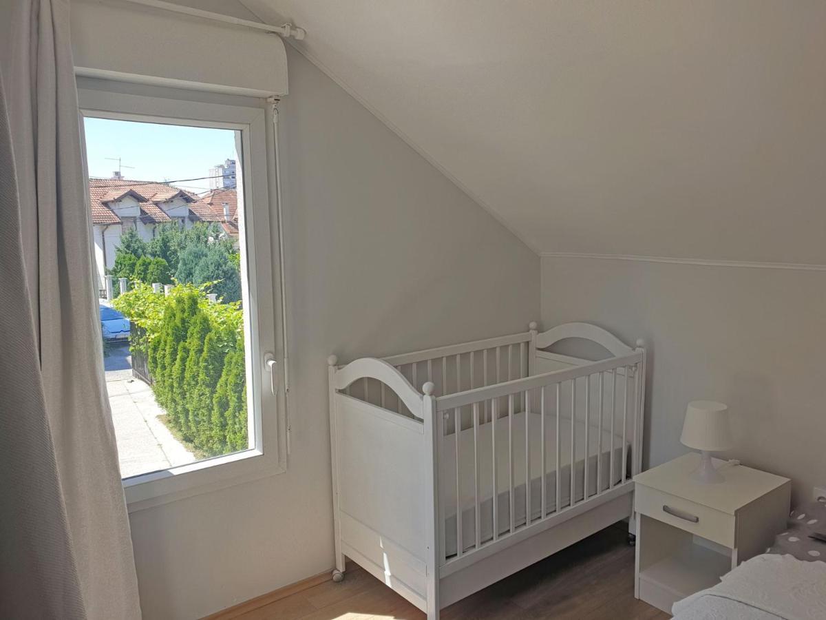 Villa Kuca Ema Belgrado Esterno foto