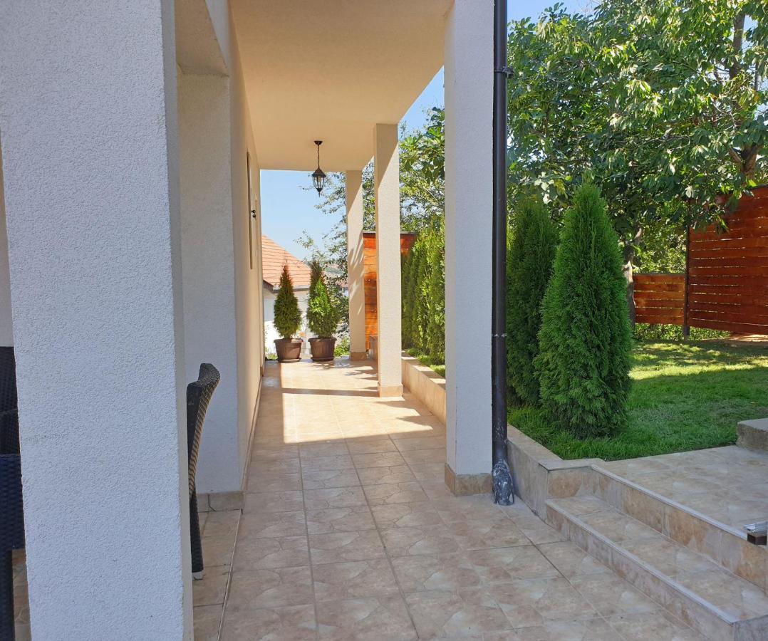 Villa Kuca Ema Belgrado Esterno foto