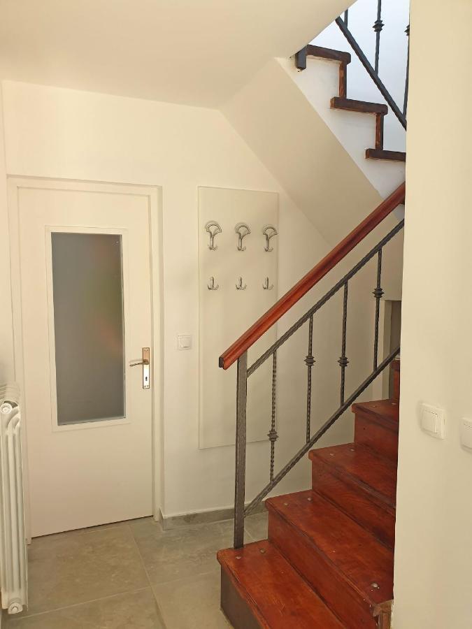 Villa Kuca Ema Belgrado Esterno foto